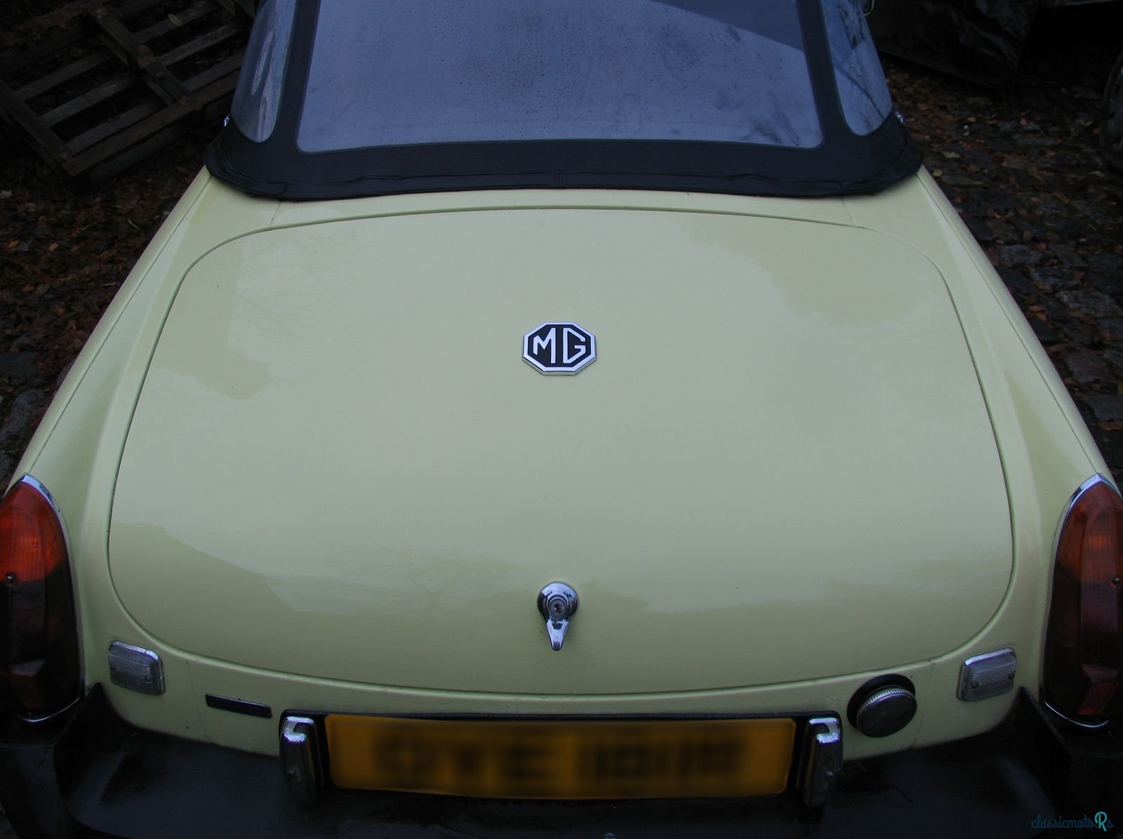 1976' MG B photo #6
