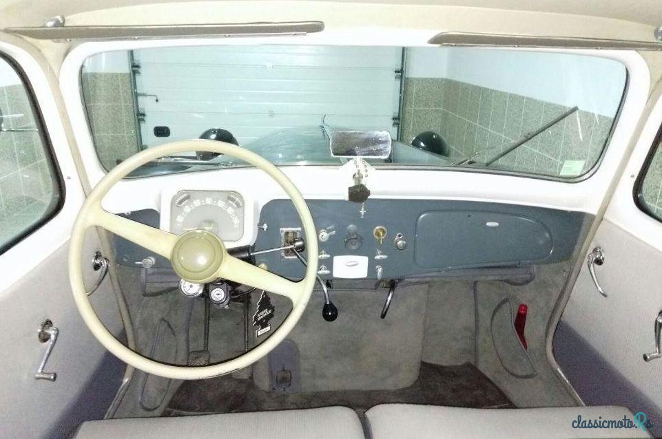 1954' Citroen Traction Avant photo #3