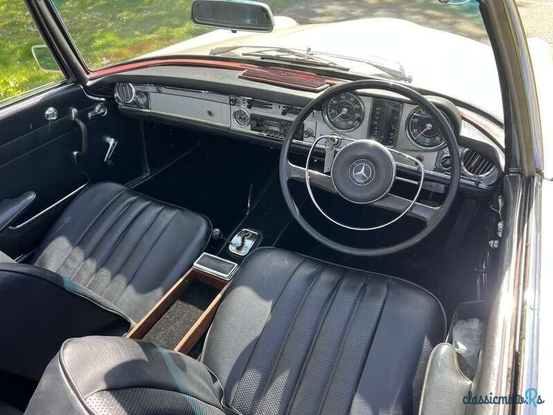 1967' Mercedes-Benz 230 photo #2