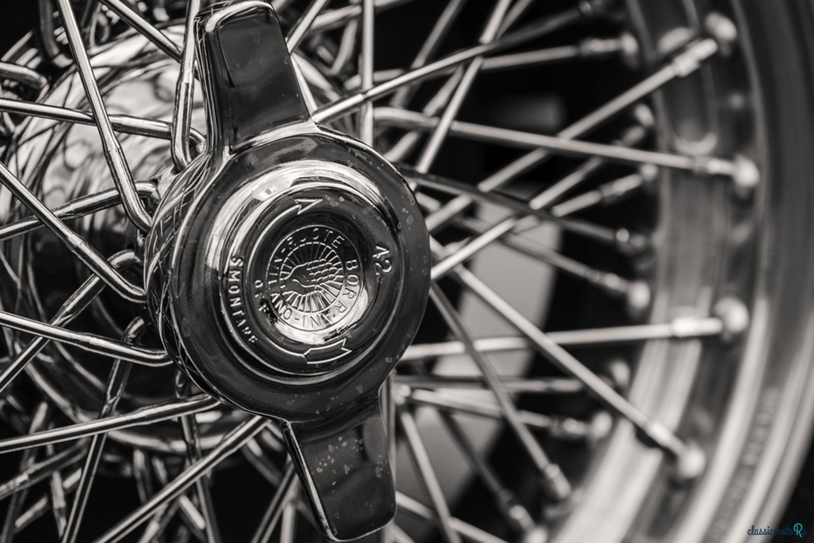 1960' Aston Martin DB4 photo #5