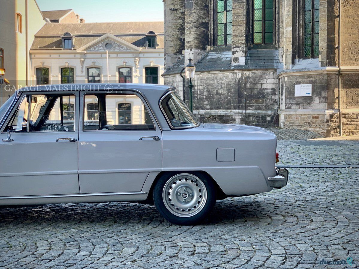 1972' Alfa Romeo Giulia photo #5