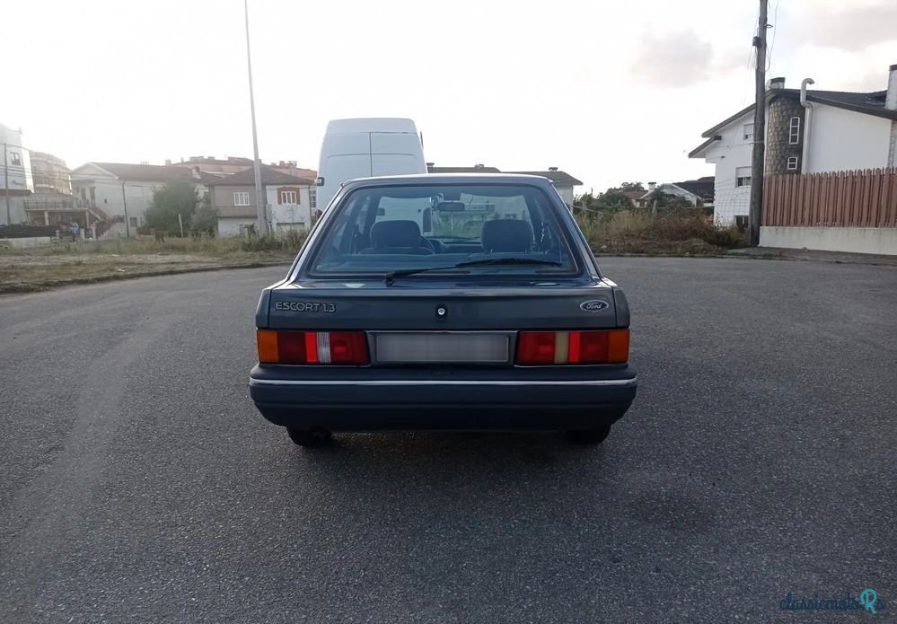 1990' Ford Escort photo #4