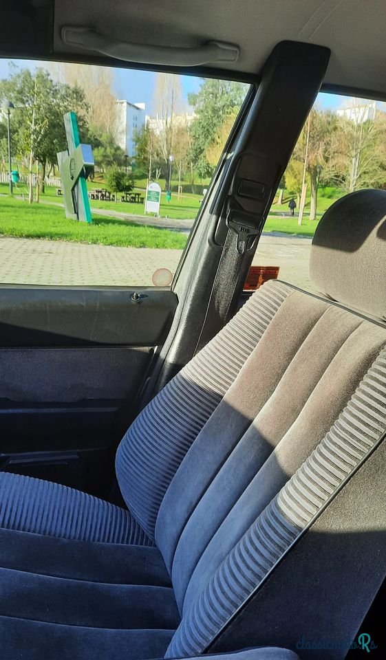 1989' Mercedes-Benz 300 D Turbo photo #6