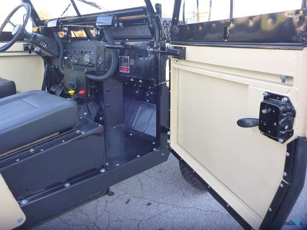 1970' Land Rover Defender photo #4