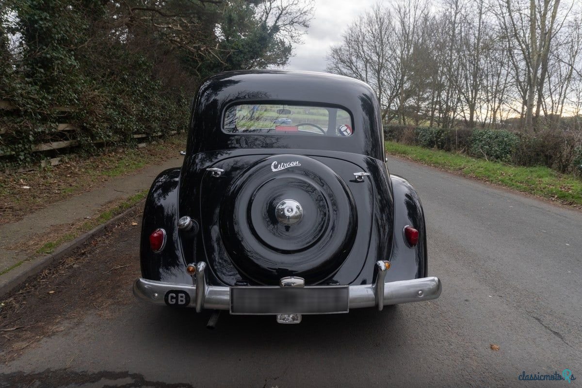 1951' Citroen Traction Avant photo #4