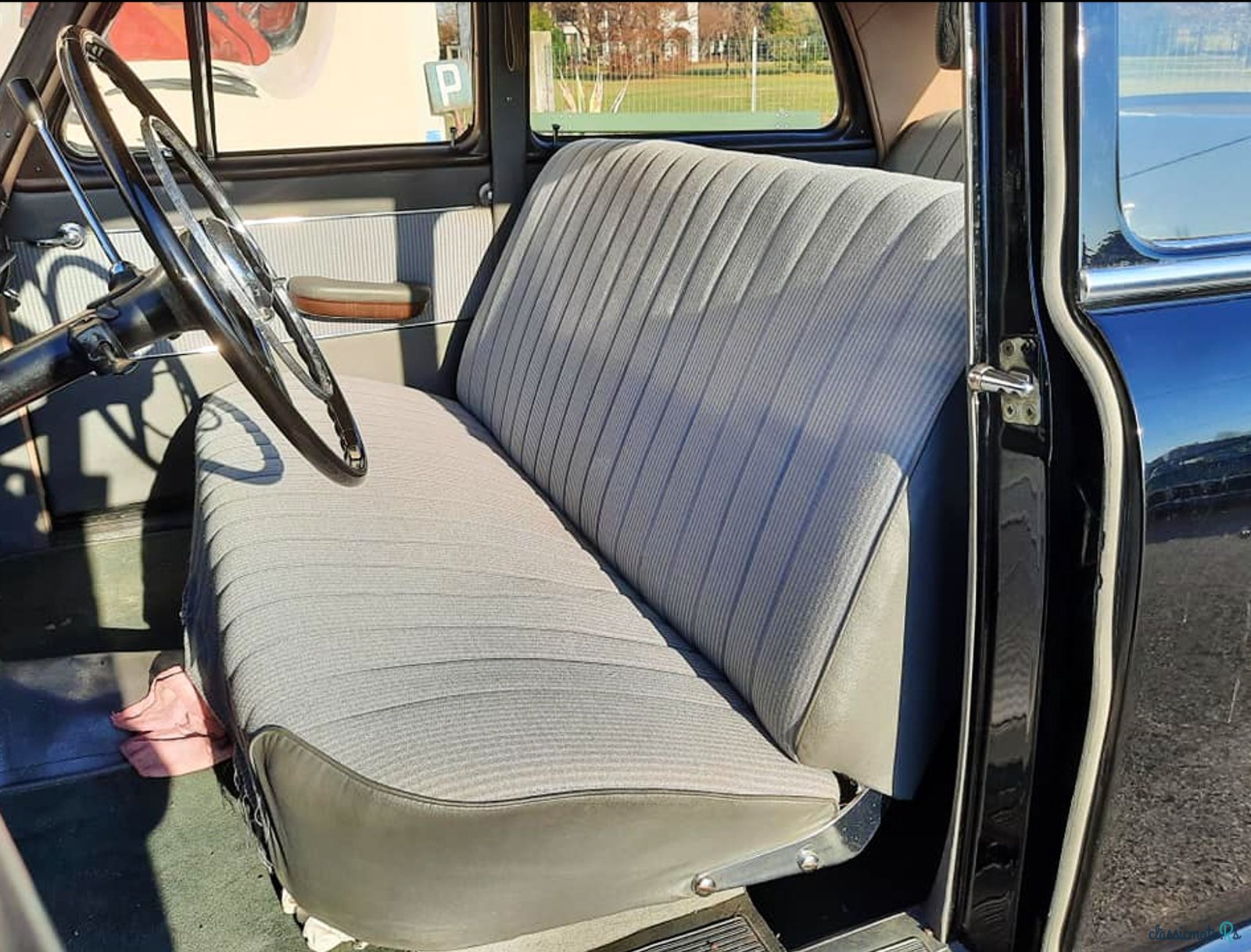 1957' Mercedes-Benz 219 Saloon photo #5