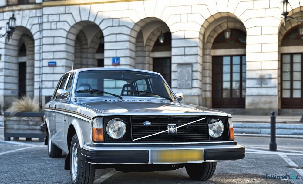 1977' Volvo Seria 200 photo #1