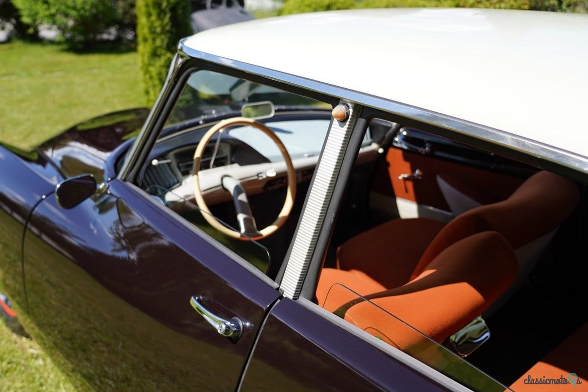 1957' Citroen DS photo #2