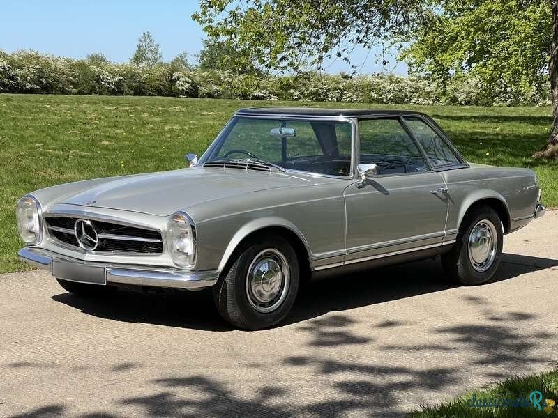 1967' Mercedes-Benz 230 photo #6