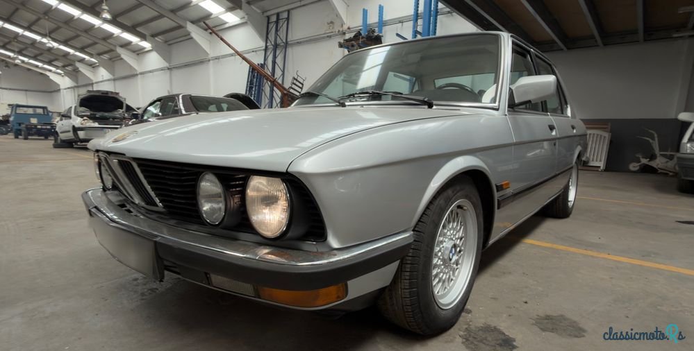 1982' BMW Série 5 photo #1