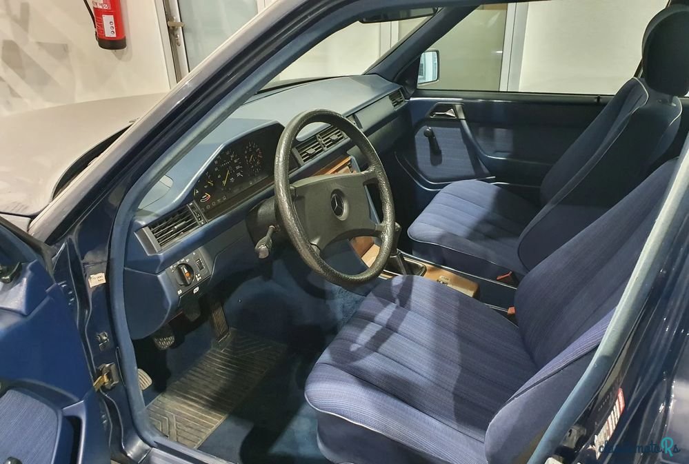 1989' Mercedes-Benz Classe E photo #3