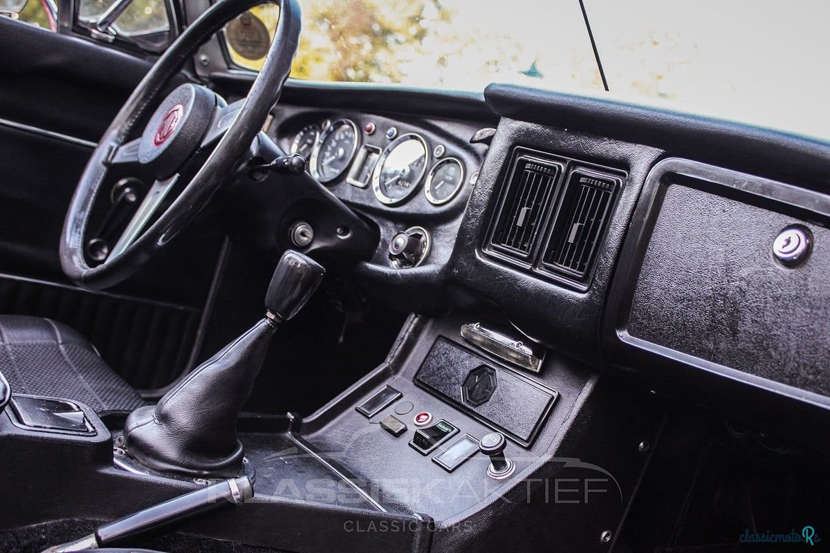 1973' MG MGB photo #4