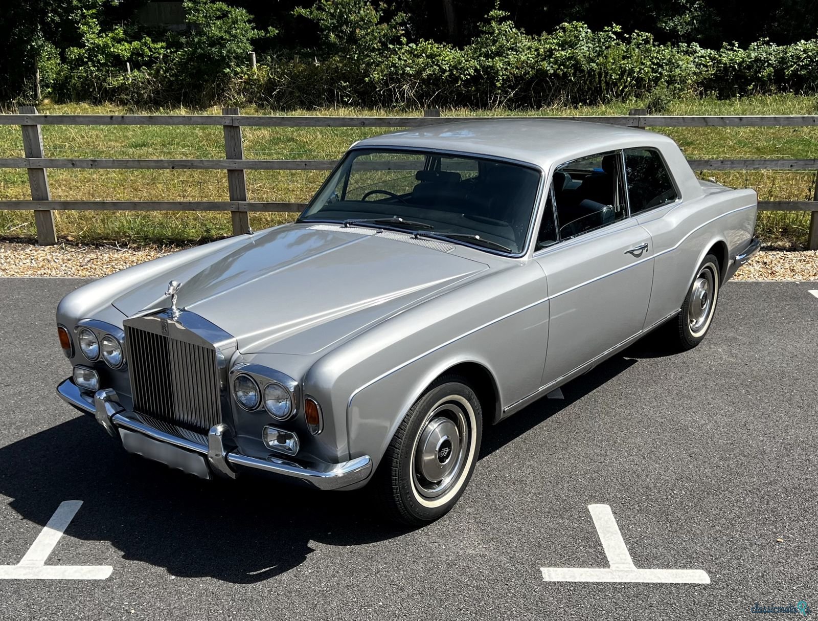 1975' Rolls-Royce Corniche photo #2