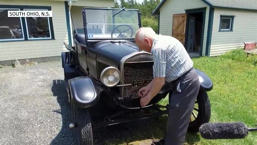 87-year-old still hand-cranks the 1927 Ford Model T he's owned for 70 years