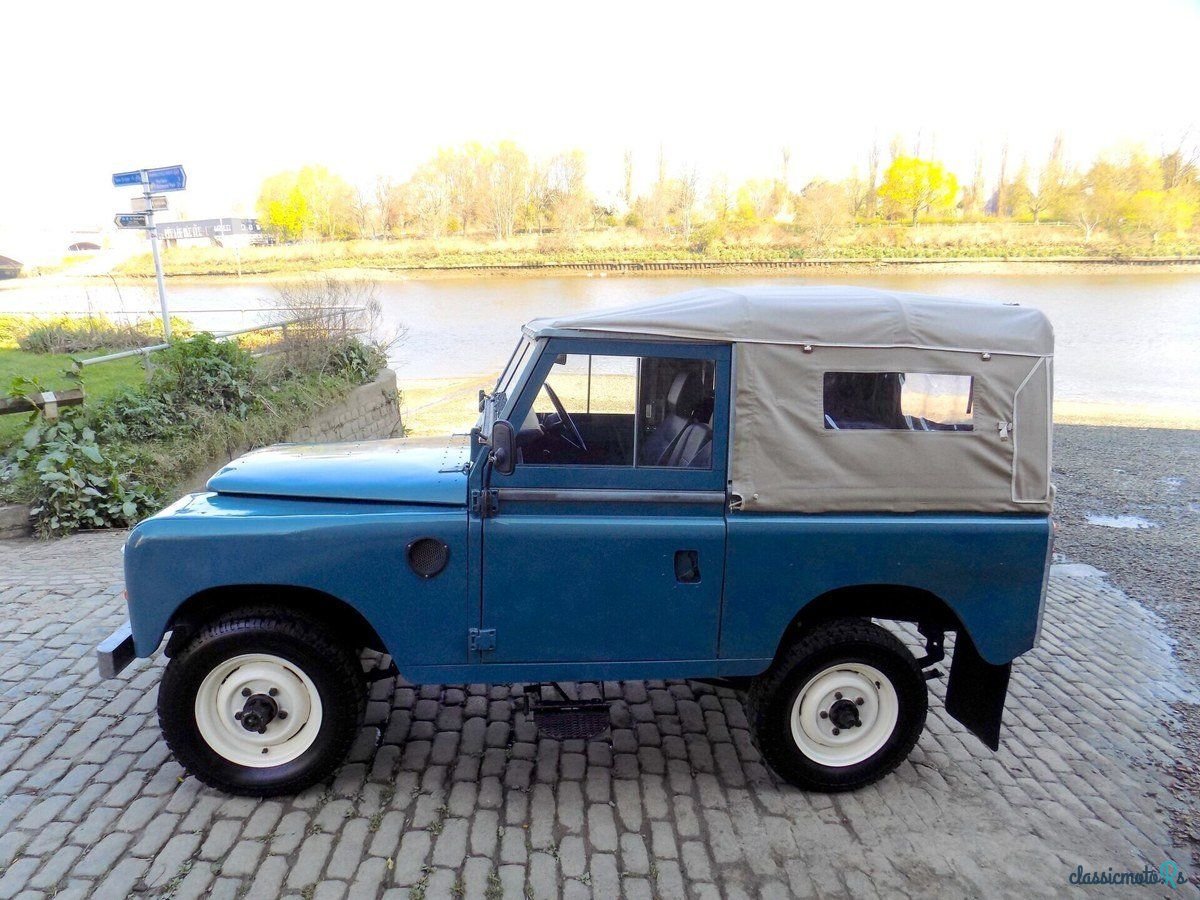 1972' Land Rover 88 photo #5
