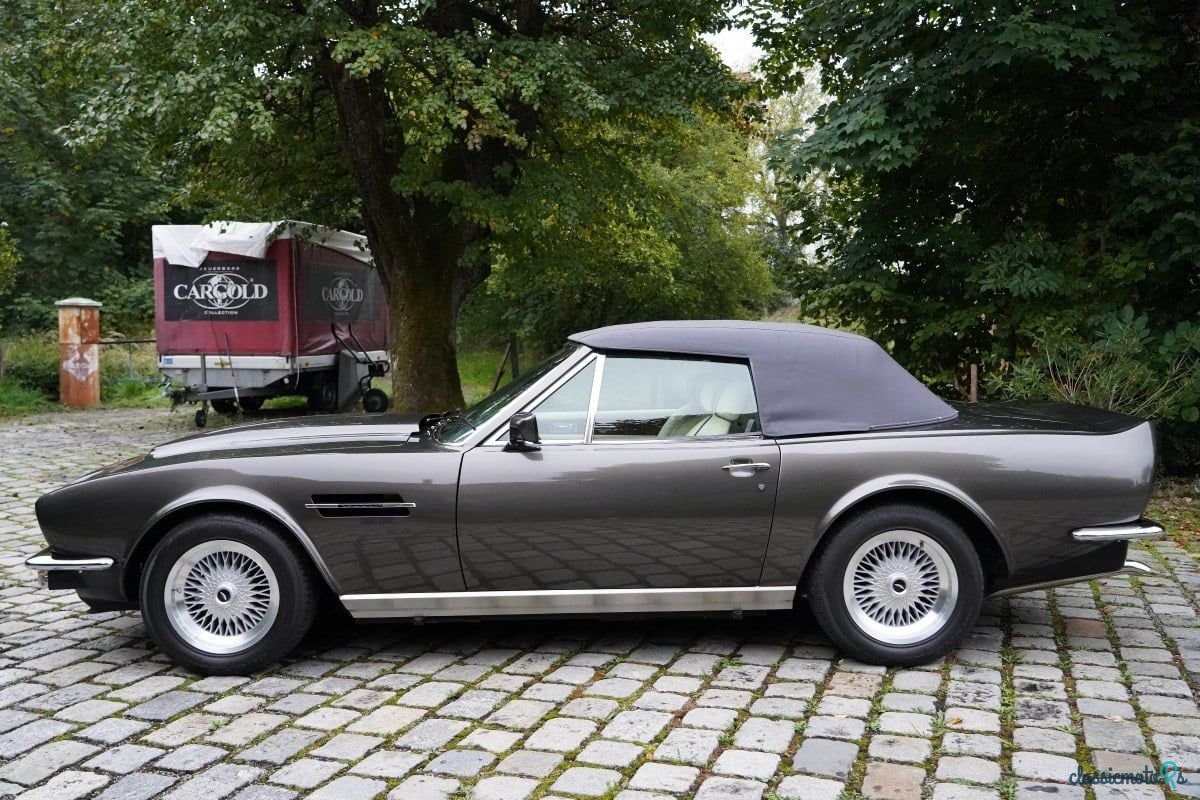 1980' Aston Martin Vantage photo #3