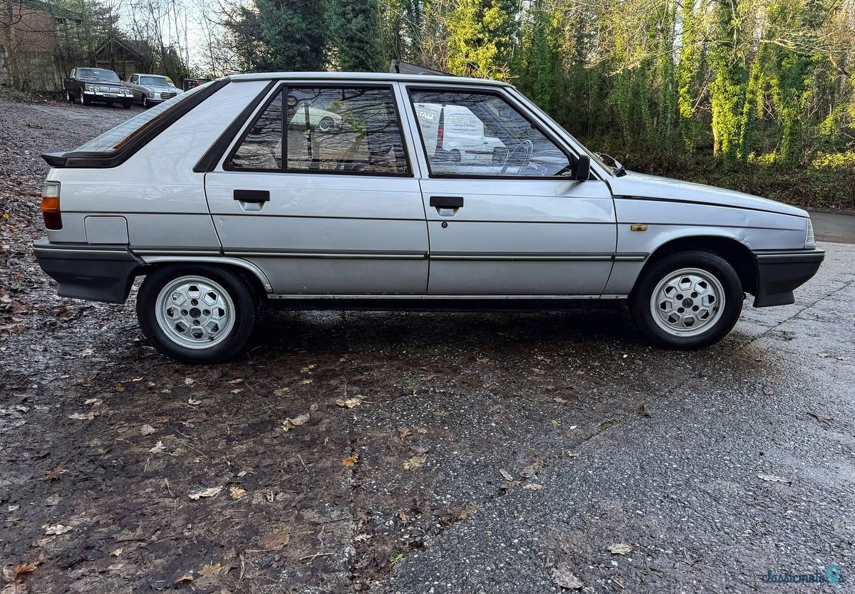 1987' Renault 11 photo #5