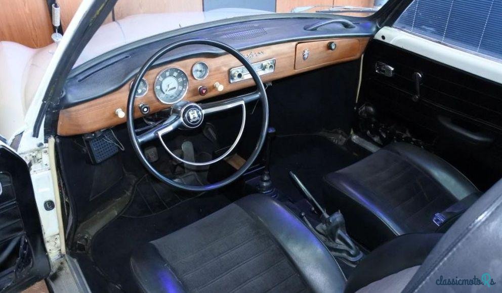1968' Volkswagen Karmann Ghia photo #4