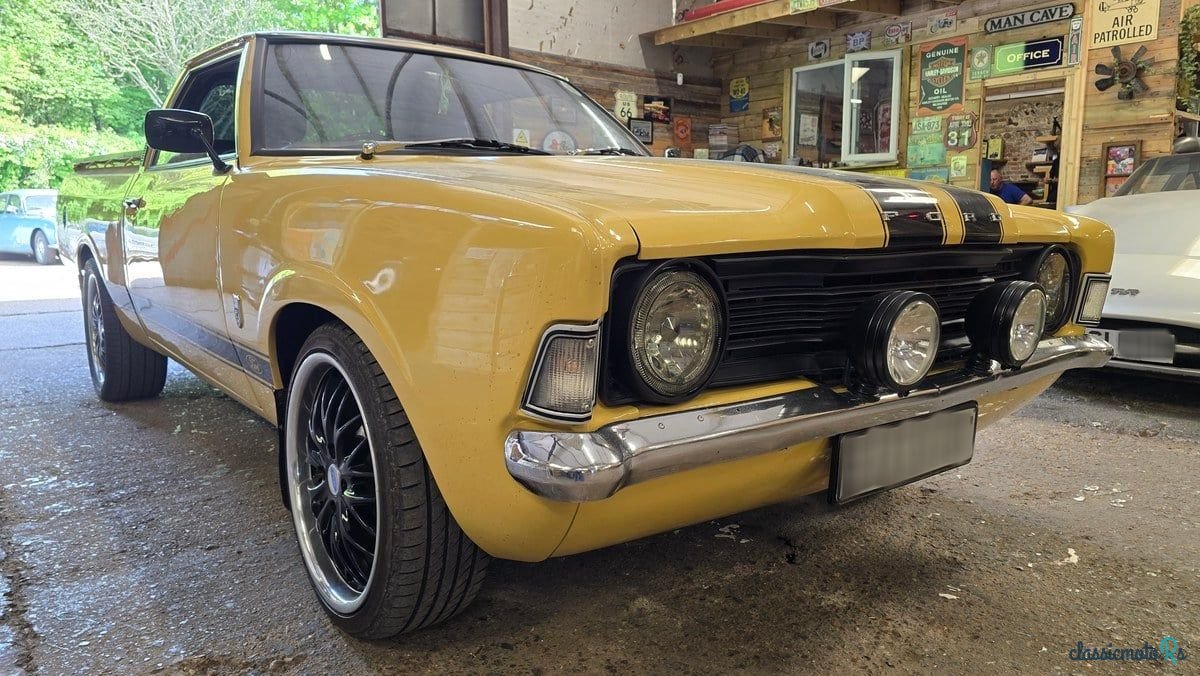 1974' Ford Cortina photo #2
