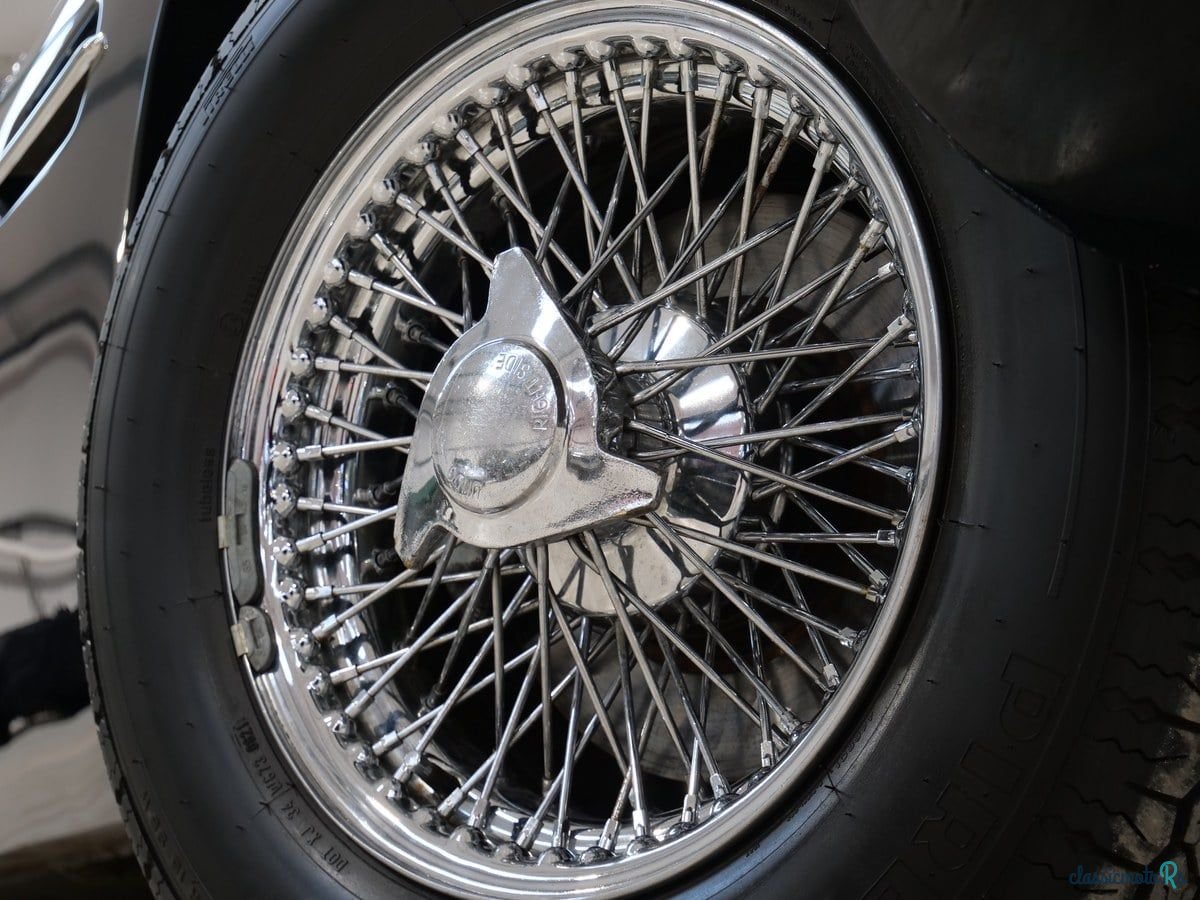1970' Aston Martin DB6 photo #3