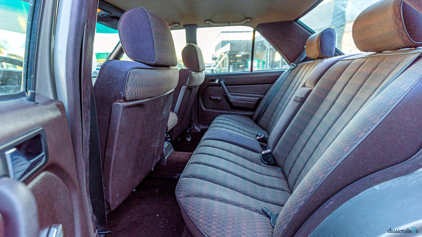 1992' Mercedes-Benz 190E photo #5