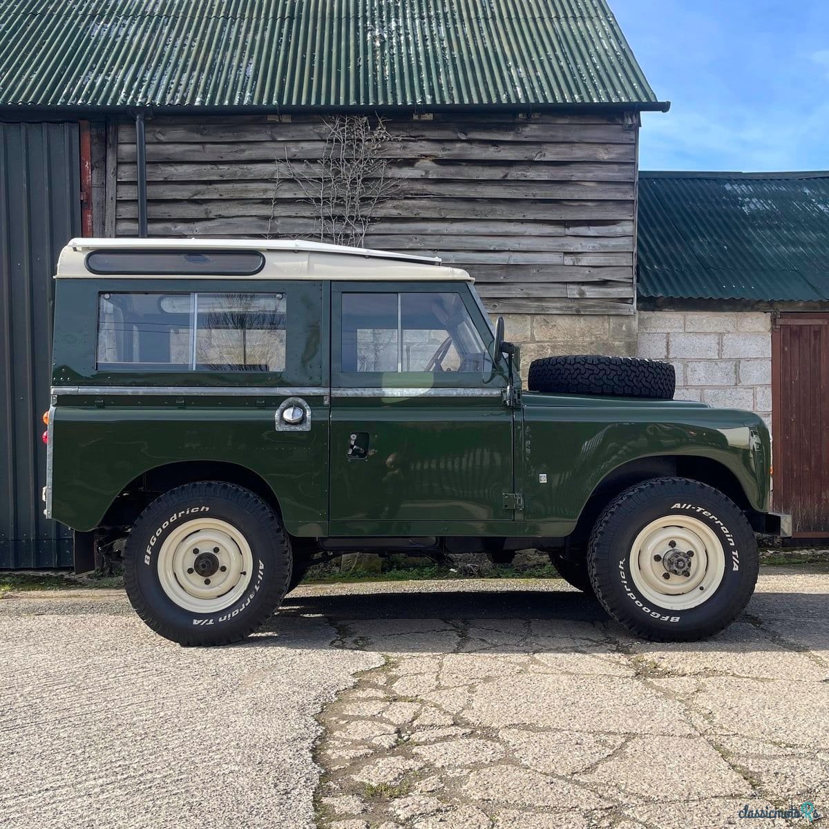 1975' Land Rover Series III photo #6