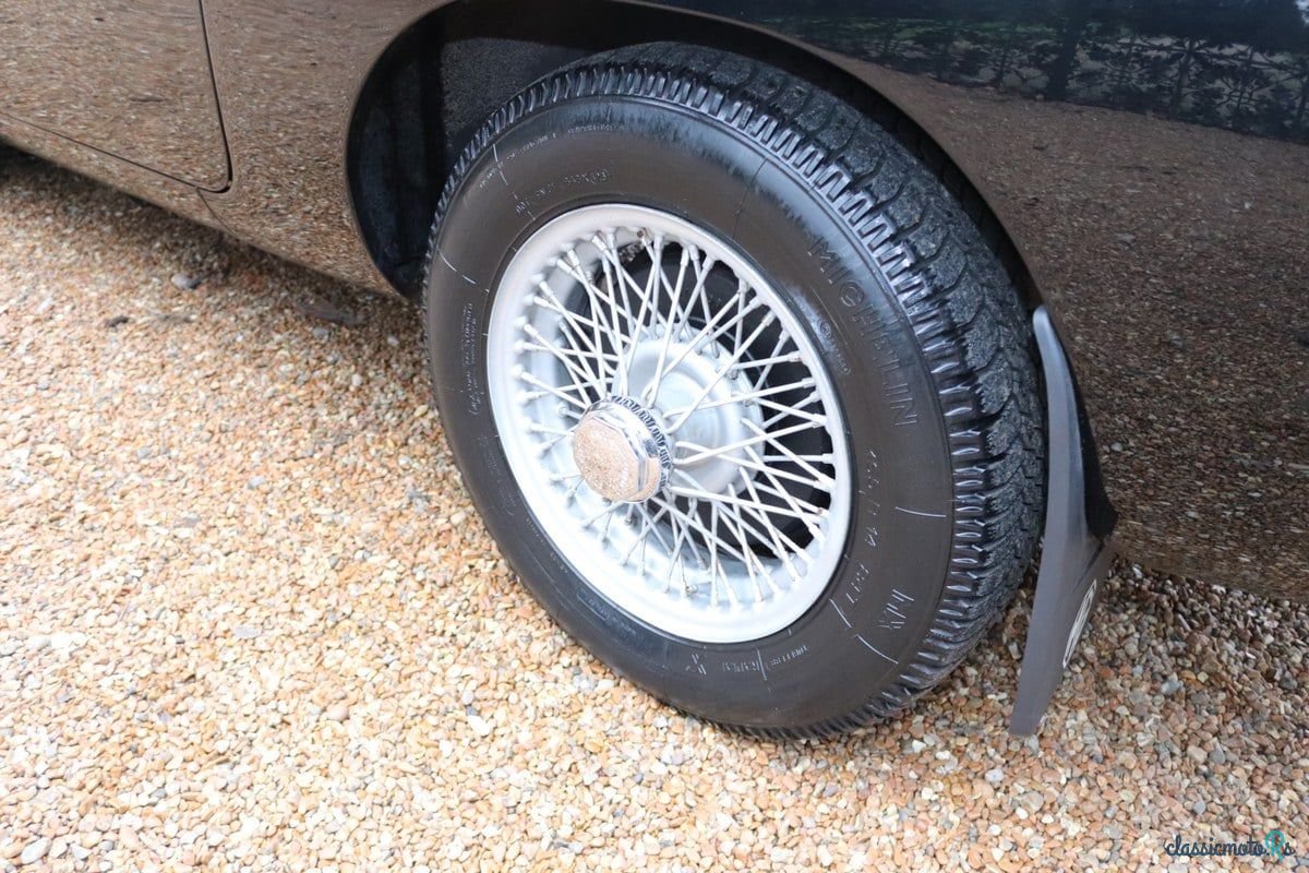 1980' MG MGB photo #6