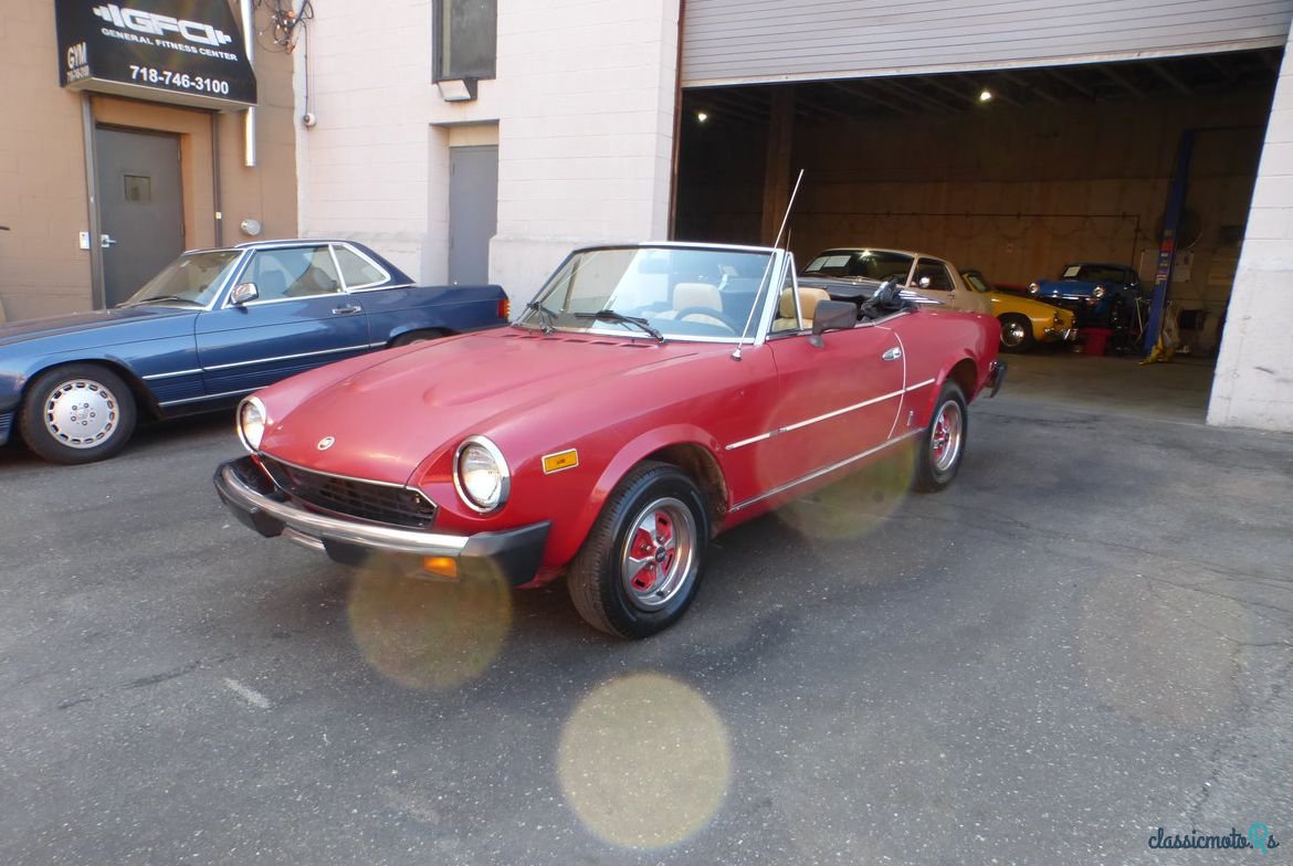 1979' Fiat 124 photo #3