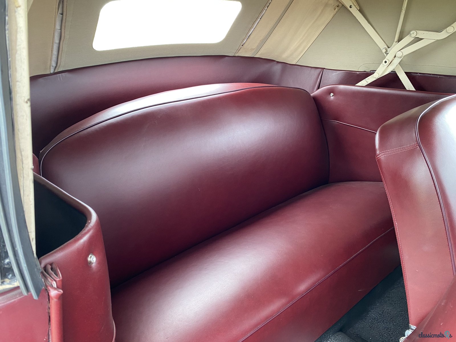 1941' Ford Deluxe photo #5