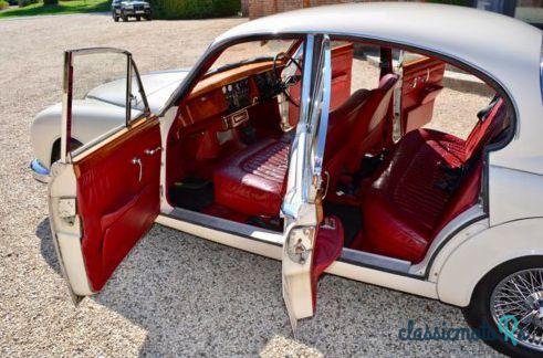 1963' Daimler 250 V8 photo #3