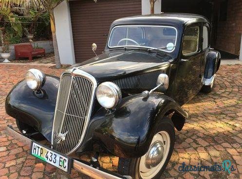 1949' Citroen Traction Avant photo #3