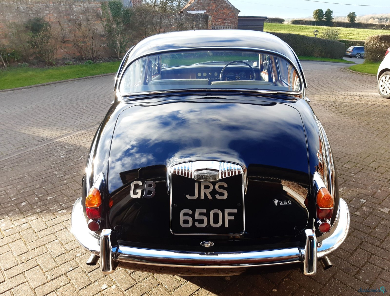 1968' Daimler 250 V8 photo #5