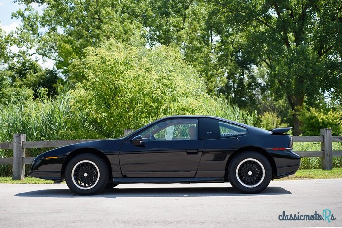 1988' Pontiac Fiero photo #3