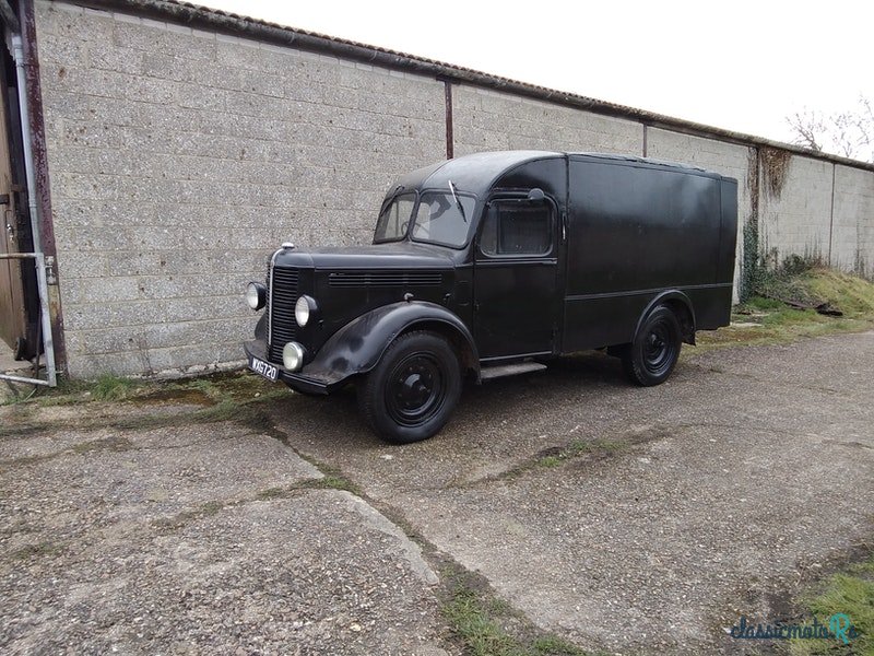 1940' Bedford van photo #1