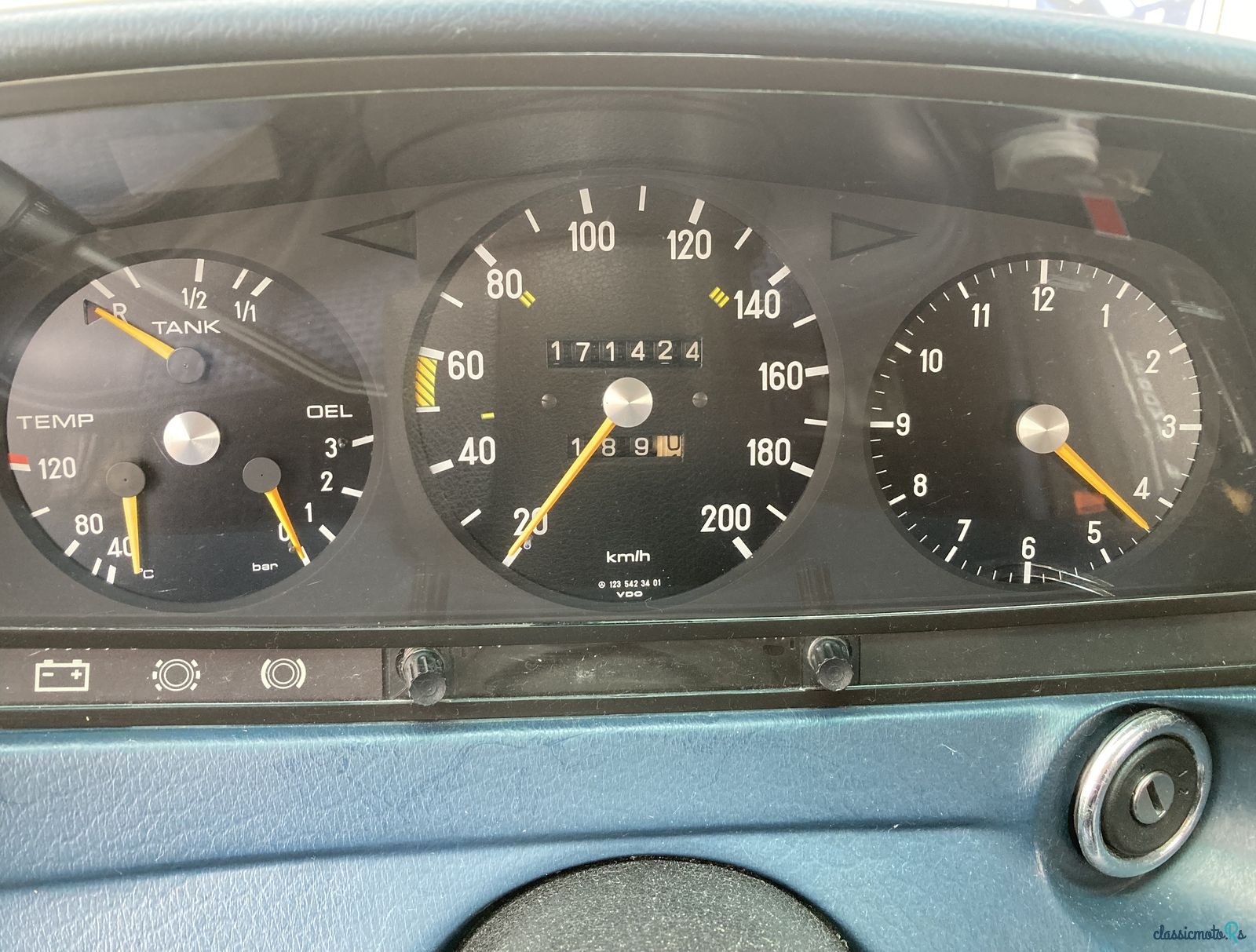 1978' Mercedes-Benz 250 W123 photo #6