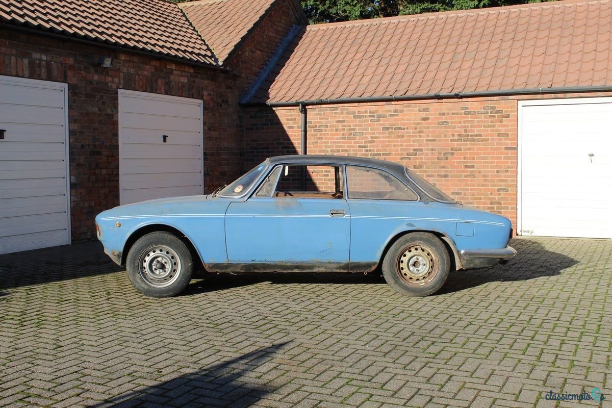 1968' Alfa Romeo GT photo #5