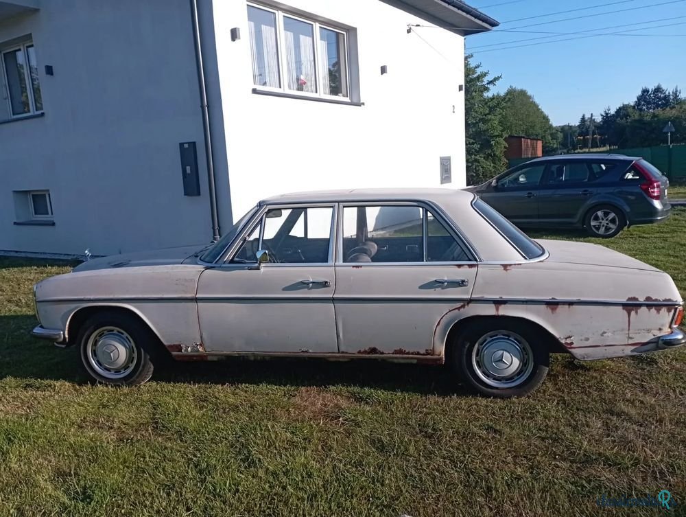 1970' Mercedes-Benz 115 photo #1