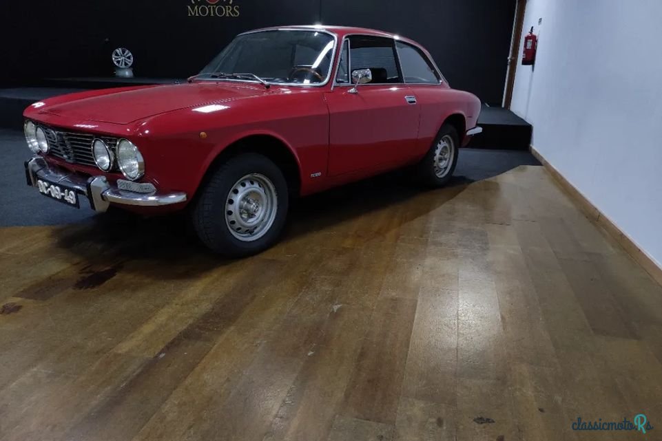 1982' Alfa Romeo Gt photo #3