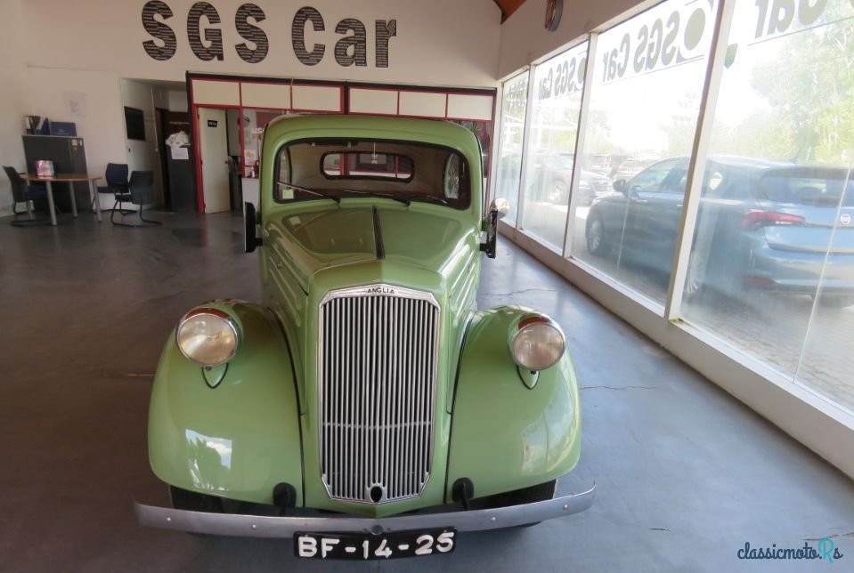 1948' Ford Anglia photo #2