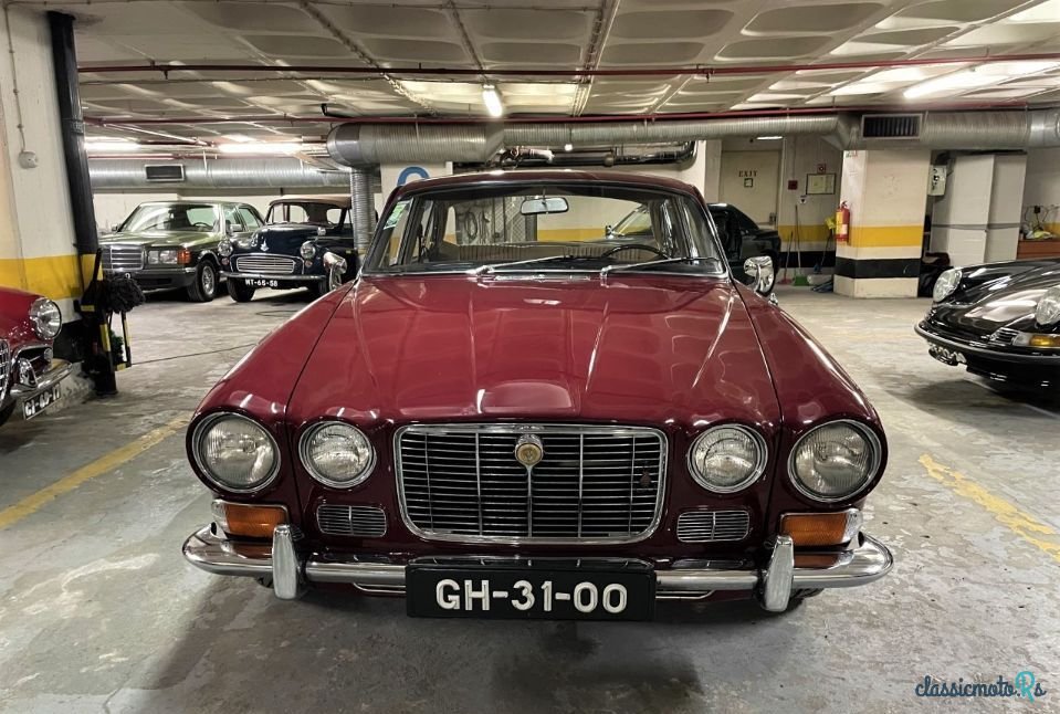 1969' Jaguar XJ photo #2