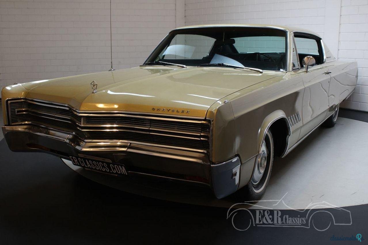1968' Chrysler 300 photo #3