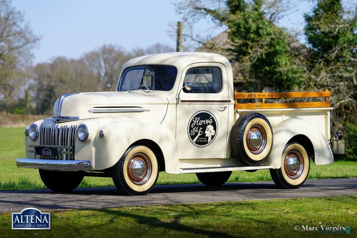 1946' Ford Ton Pick Up photo #1