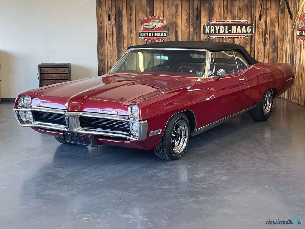 1967' Pontiac Bonneville V8 photo #1