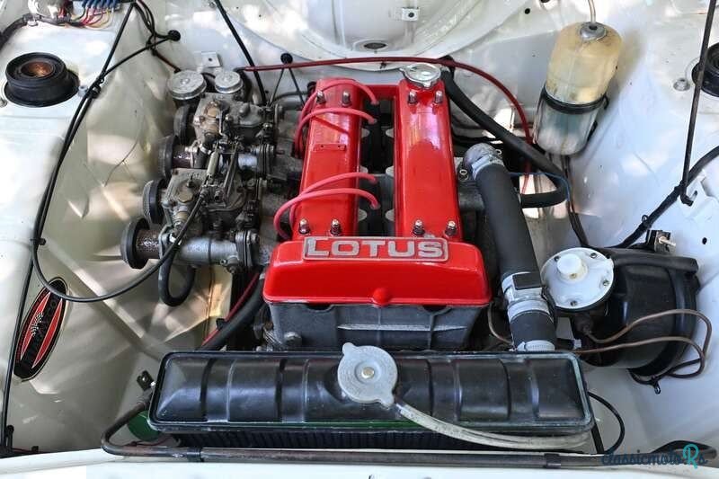 1968' Ford Cortina photo #2