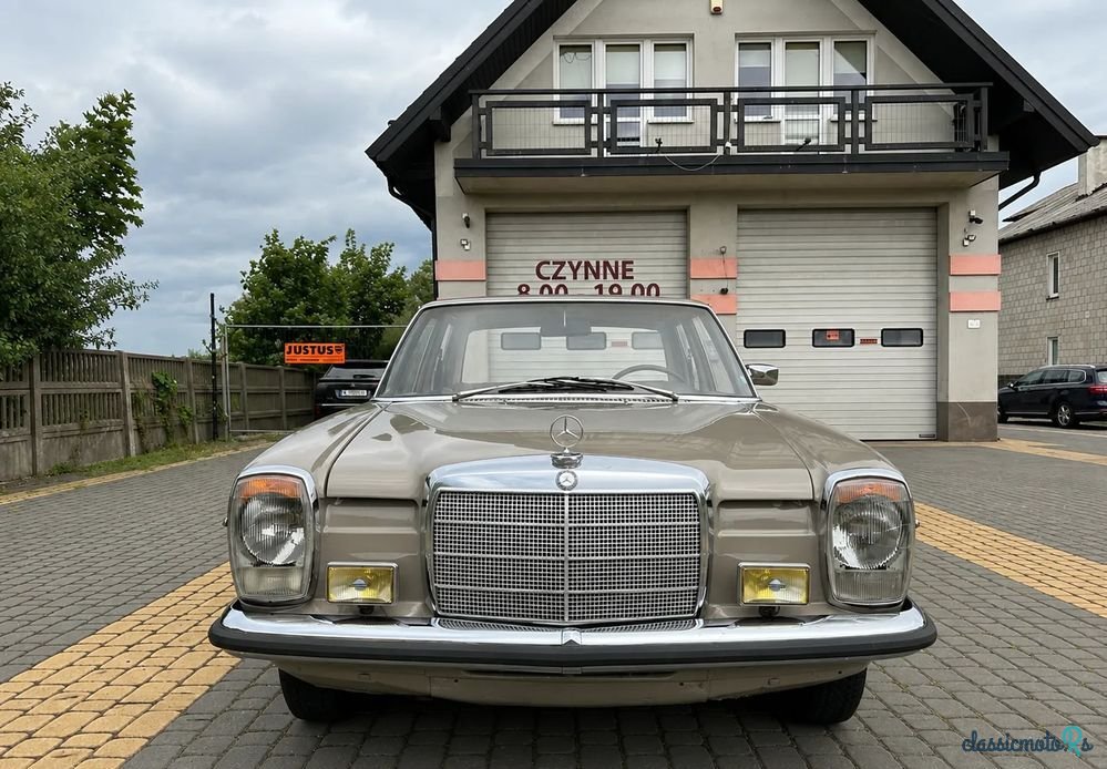 1969' Mercedes-Benz W115 200 photo #3