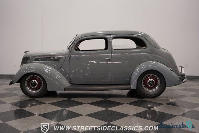 1937' Ford photo #2