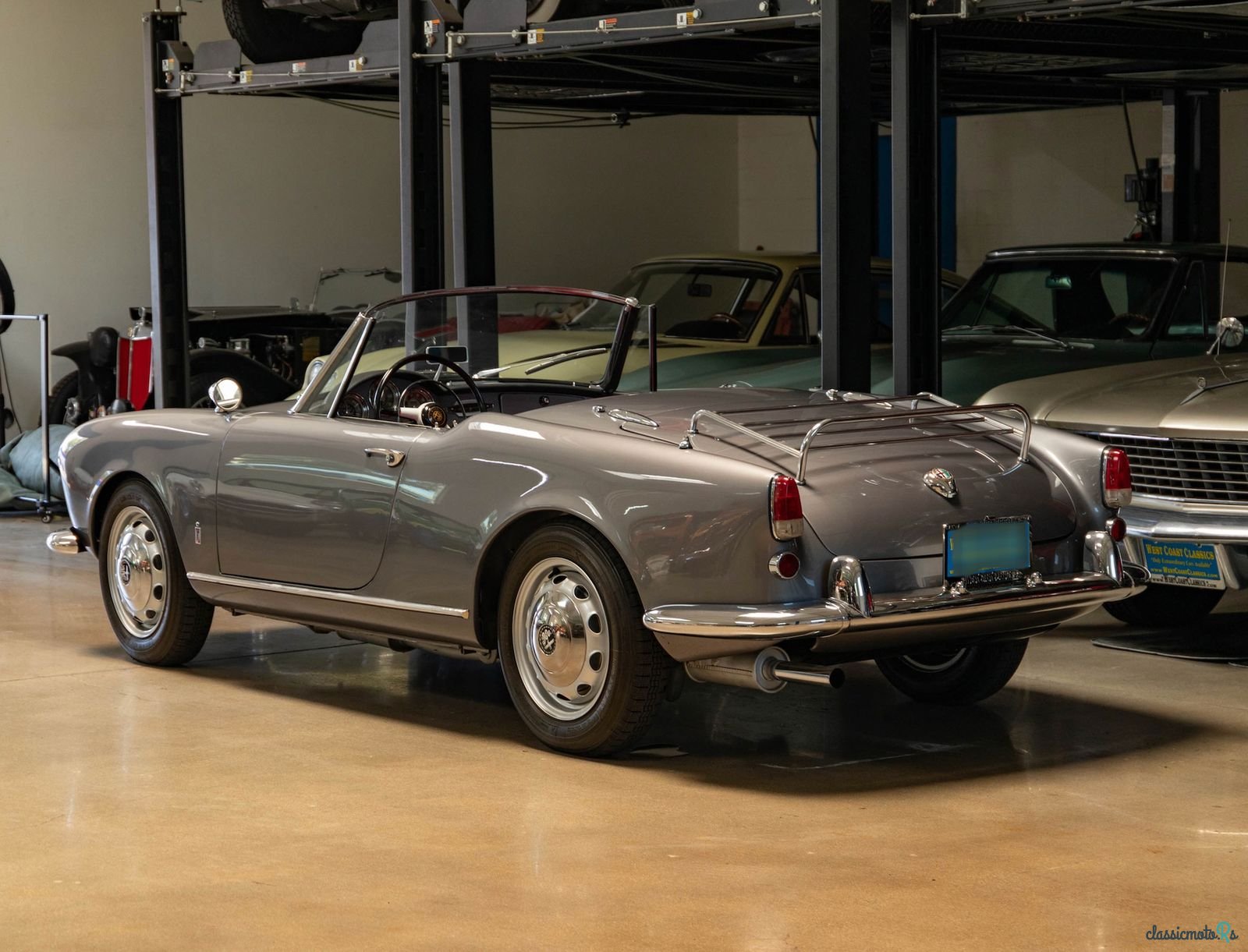 1960' Alfa Romeo Giulietta Veloce Spider photo #5