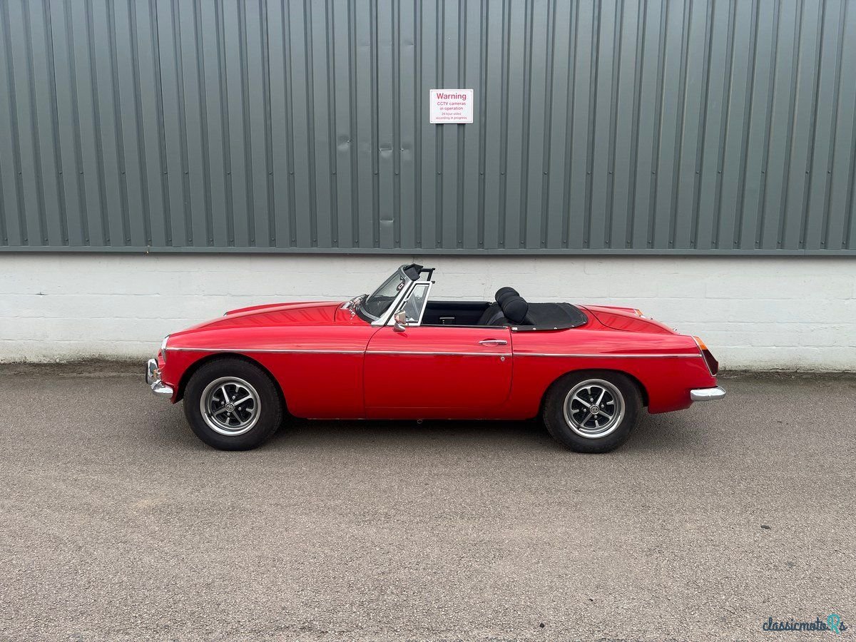 1970' MG MGB photo #4