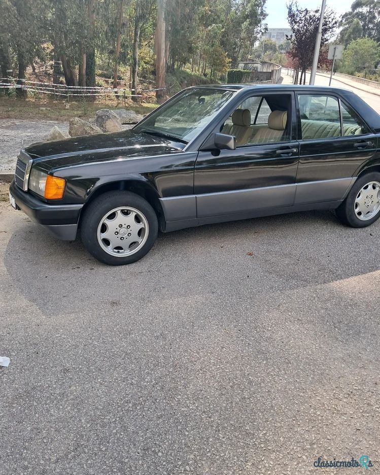 1989' Mercedes-Benz W201 190 D 2.0 photo #2