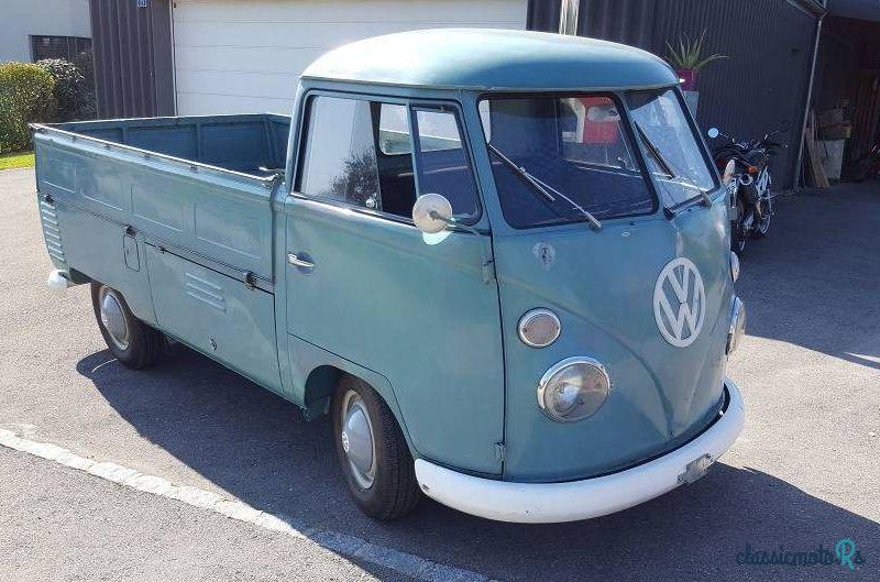 1962' Volkswagen Transporter Caravelle photo #1